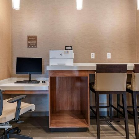 Comfort Suites Camp Hill-Harrisburg West Екстер'єр фото