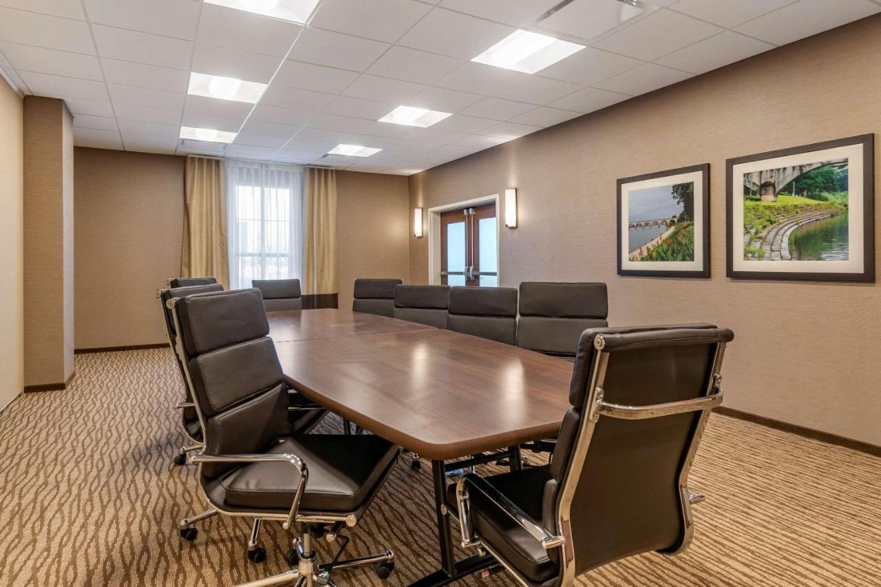 Comfort Suites Camp Hill-Harrisburg West Екстер'єр фото
