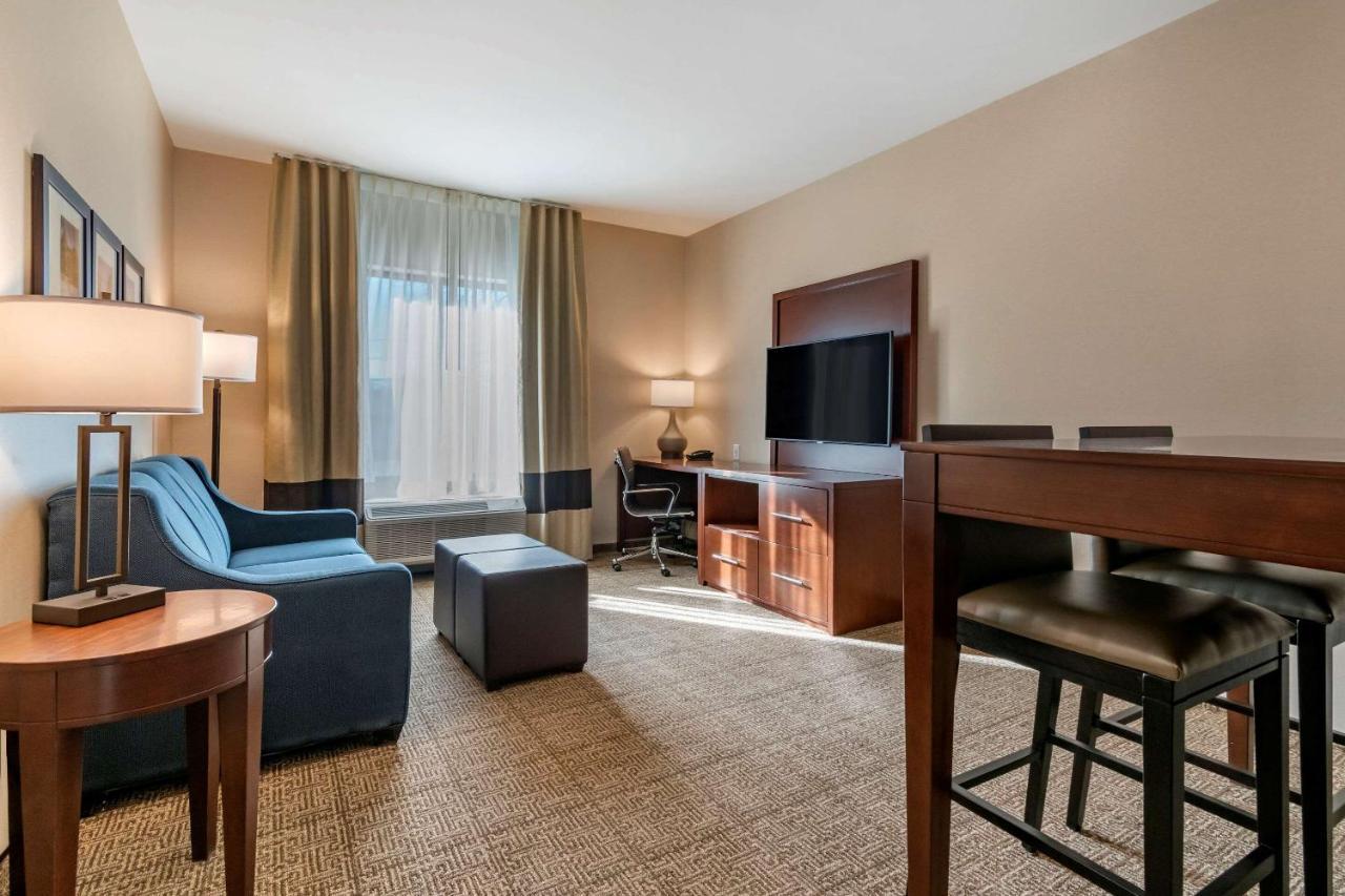 Comfort Suites Camp Hill-Harrisburg West Екстер'єр фото