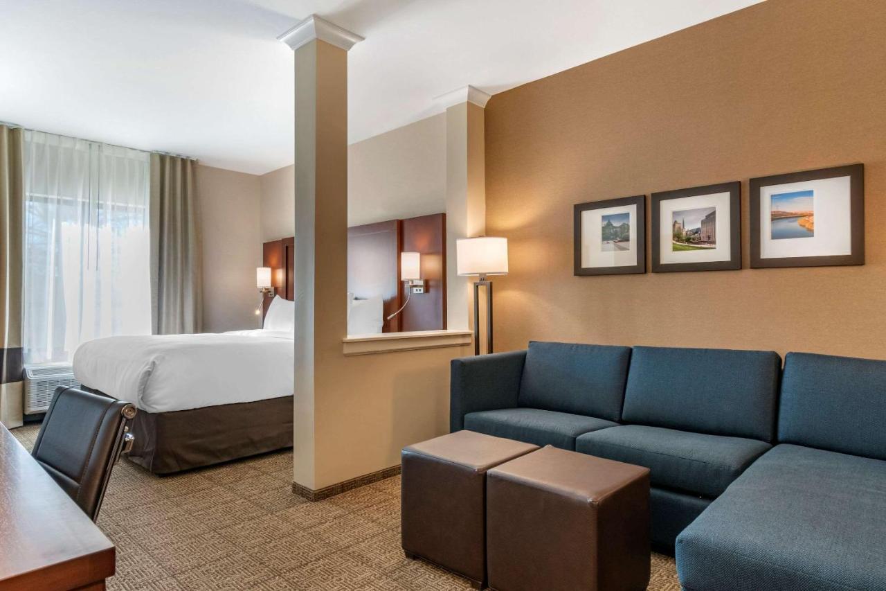 Comfort Suites Camp Hill-Harrisburg West Екстер'єр фото