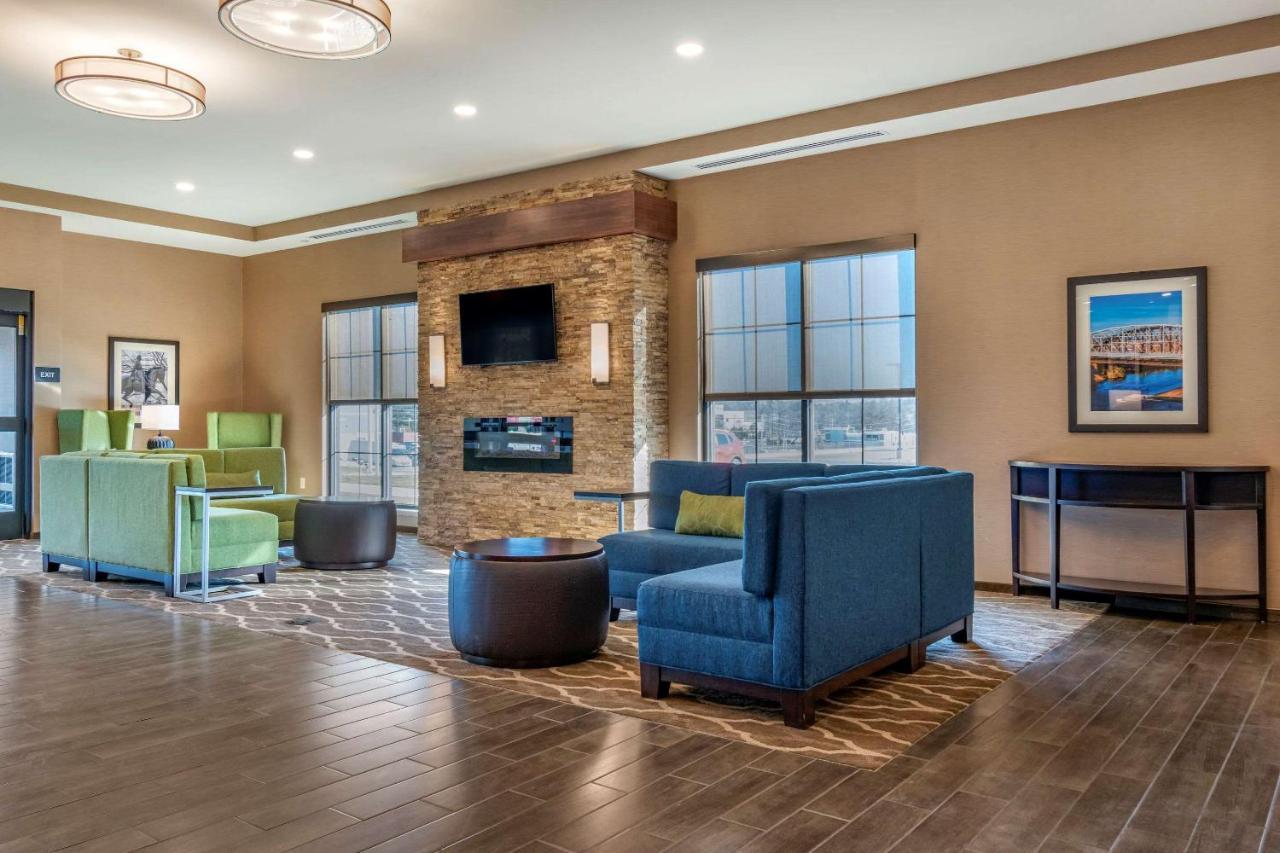 Comfort Suites Camp Hill-Harrisburg West Екстер'єр фото