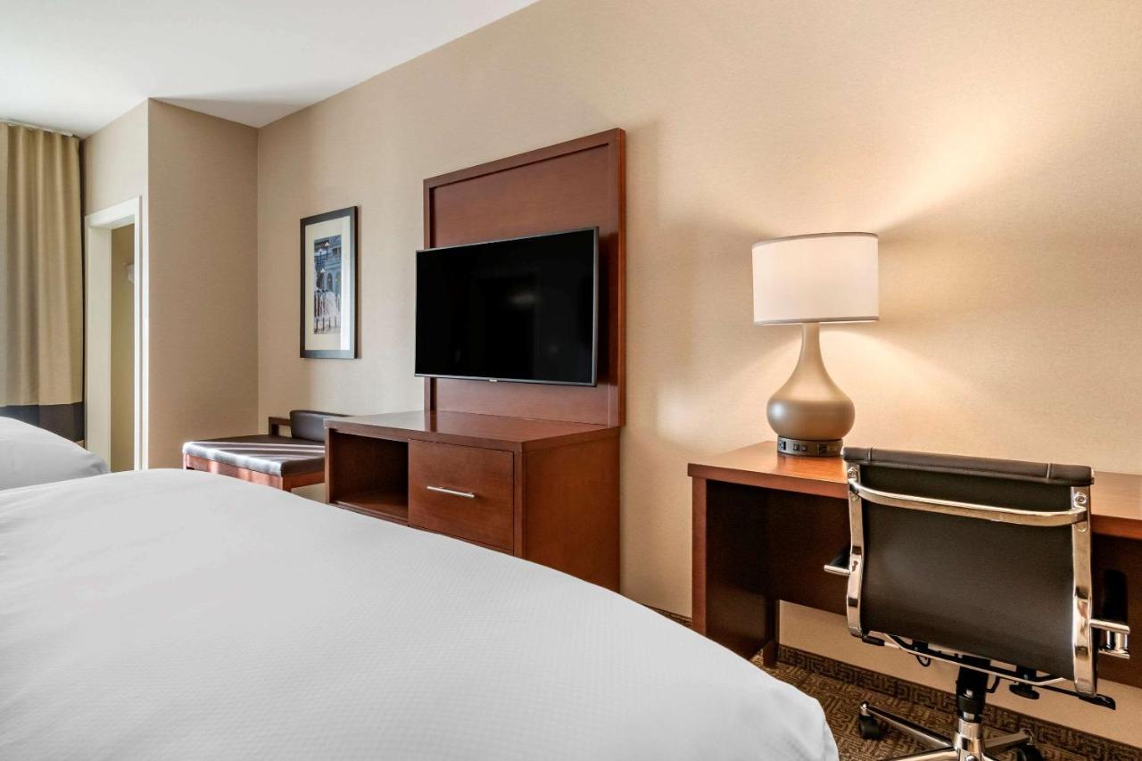 Comfort Suites Camp Hill-Harrisburg West Екстер'єр фото